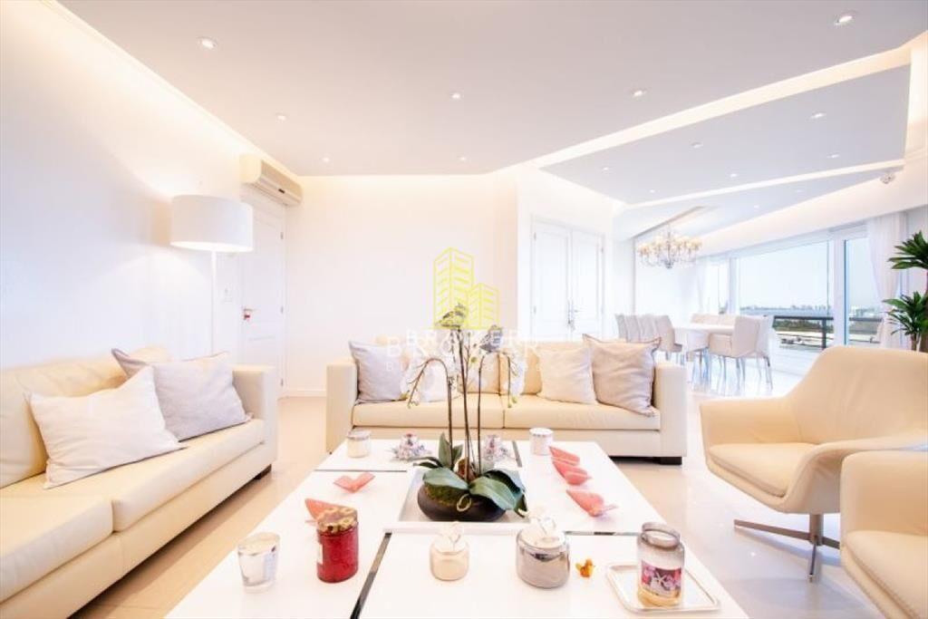 Venta Apartamento 4 dormitorios Playa Mansa Punta