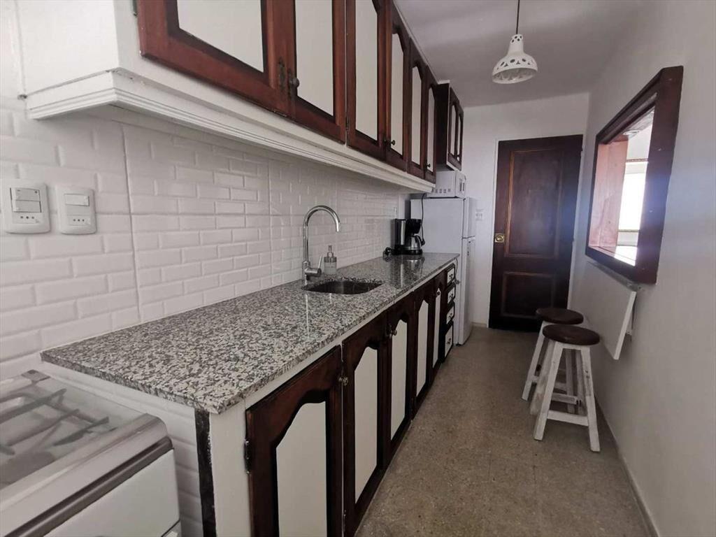 Venta Apto 3 dorm, Pocitos piso alto con Renta