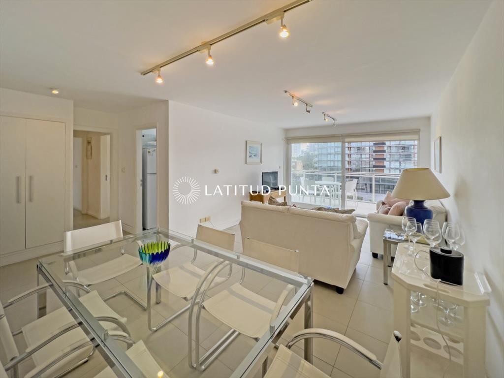 Apartamento en Brava, 2 dormitorios y parrillero