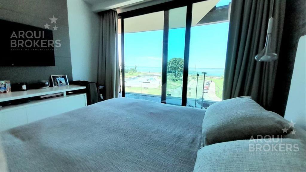 Venta apartamento dos dormitorios en Puerto del Buceo con