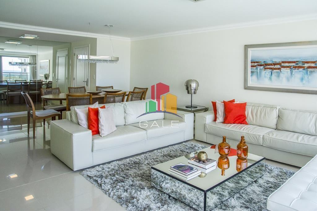 Departamento en venta con amplios dormitorios.