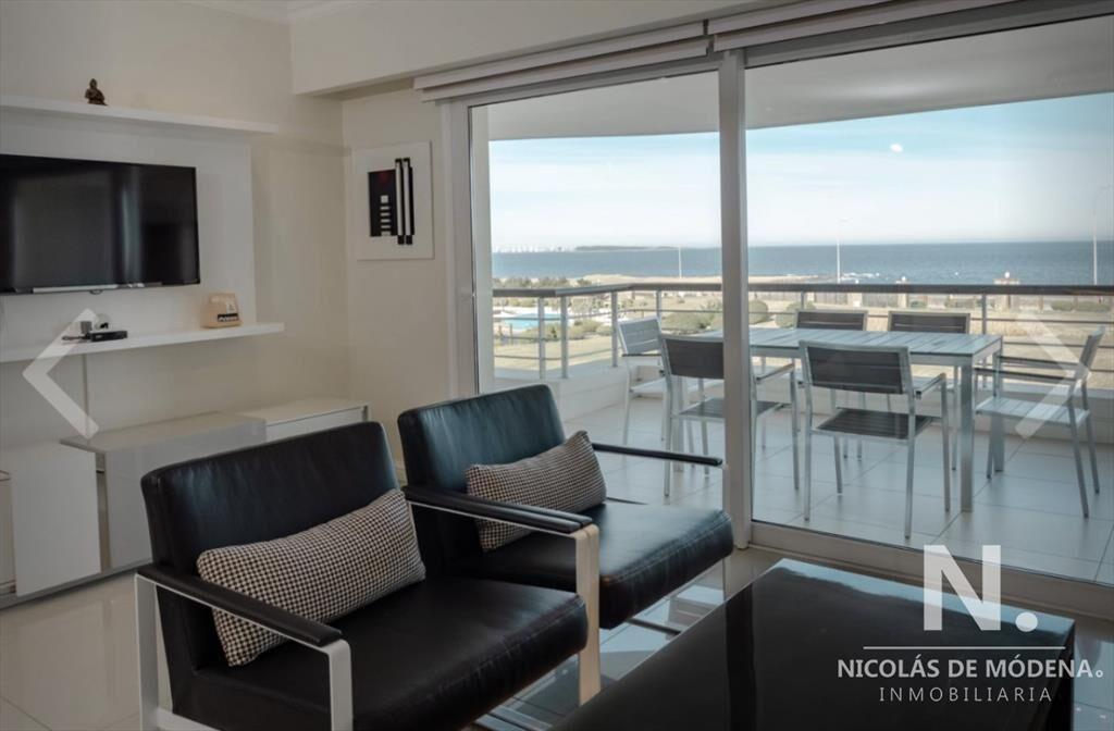 Espectacular Apartamento de 2 Dormitorios Frente al Mar