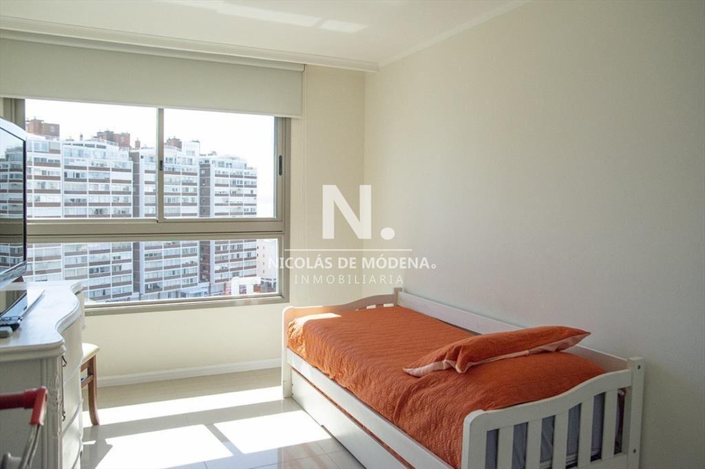 Hermoso Departamento en venta de 3 dormitorios en Torre Imp