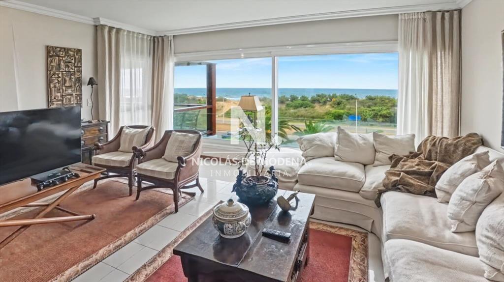 En venta apartamento de 3 dormitorios en San con