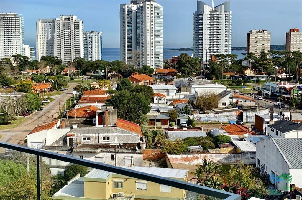Alquilo por invierno amplio monoambiente con balcón al fre