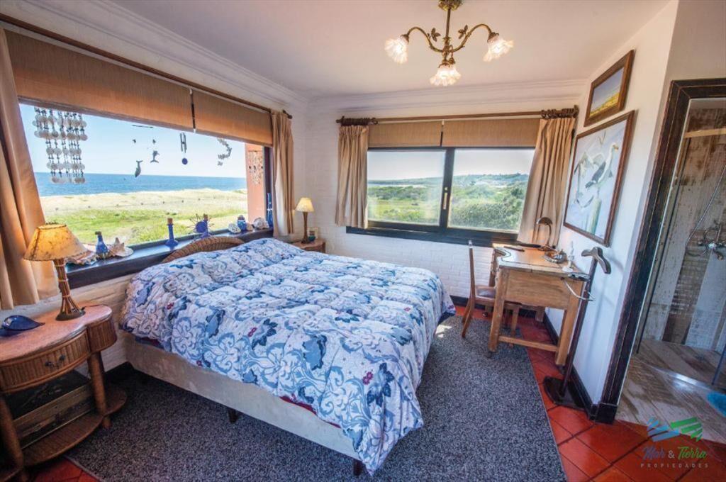 Venta de casa de 6 dormitorios en Playa Mansa del