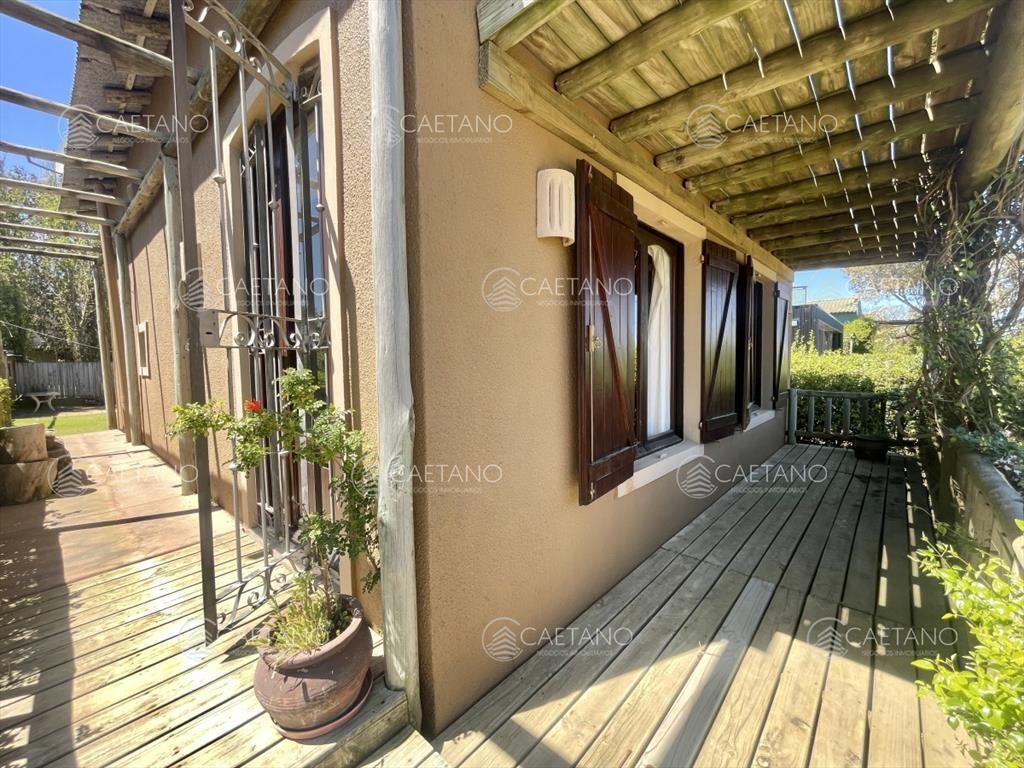 Alquiler casa 3 dormitorios en Balneario Bs As - Punta del
