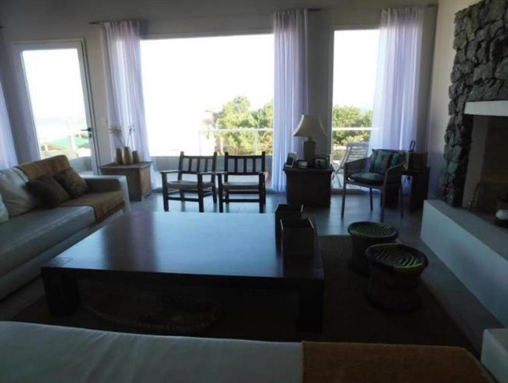 CASA EN VENTA DE 3 DORMITORIOS EN LA BARRA