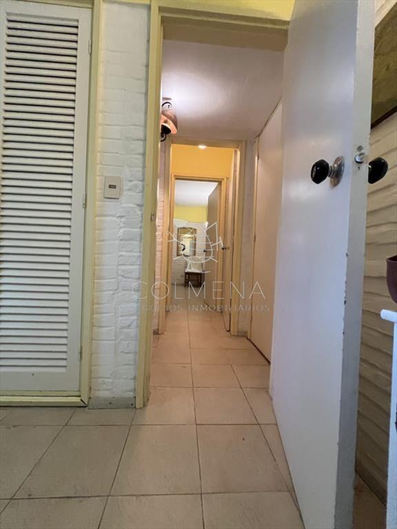 Casa en Playa Mansa, 5 dormitorios y 4 baños.