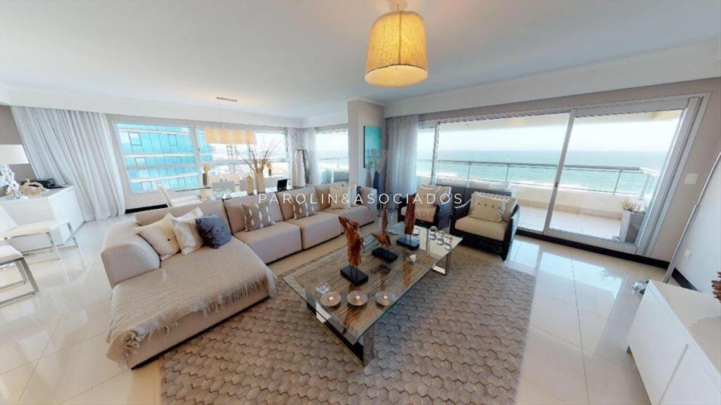 Excelente apartamento en venta en Torre Lobos,