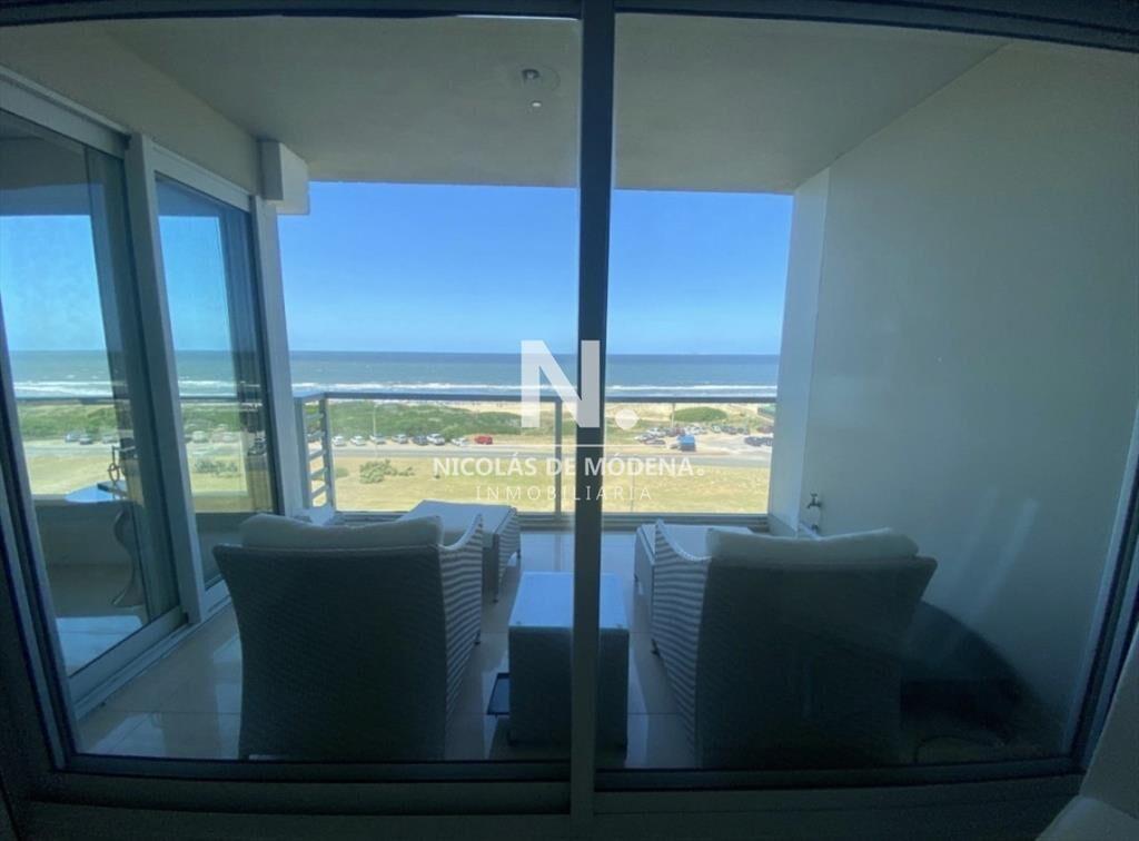 Apartamento de 2 dormitorios en venta en Punta