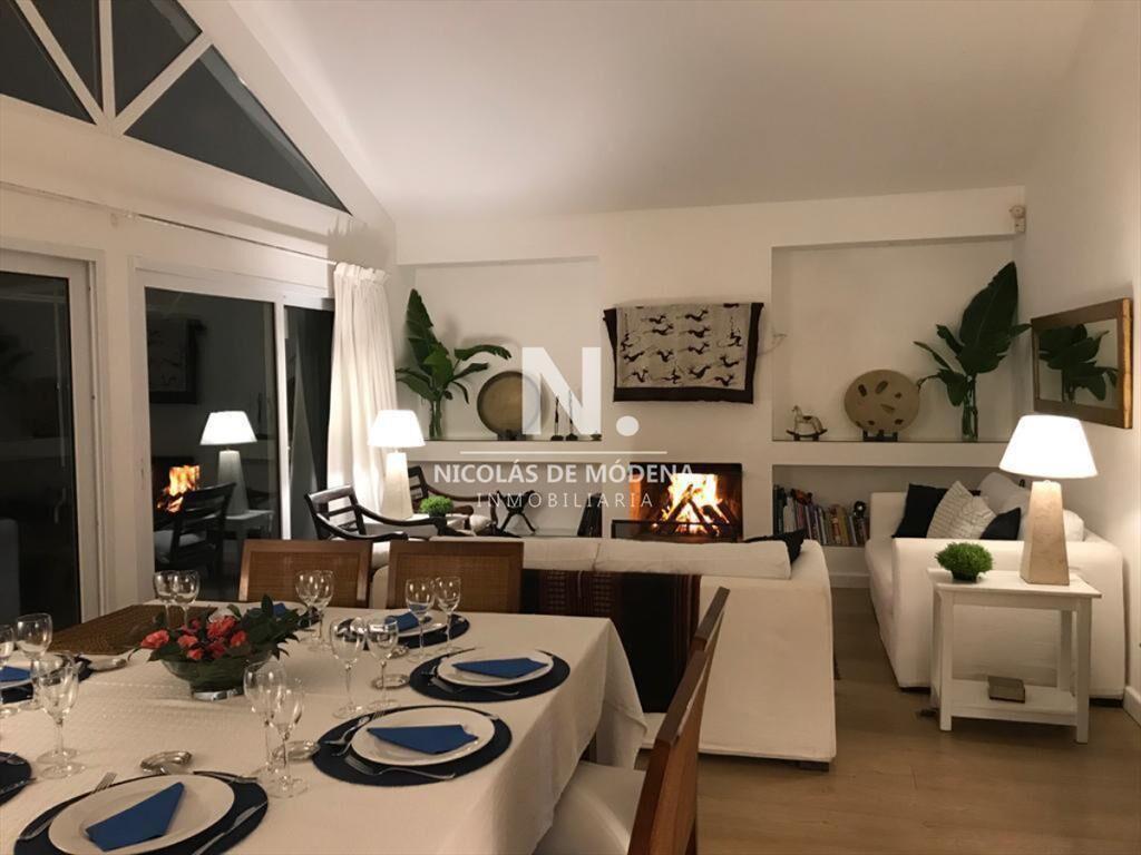 Excelente casa de 4 dormitorios en Montoya