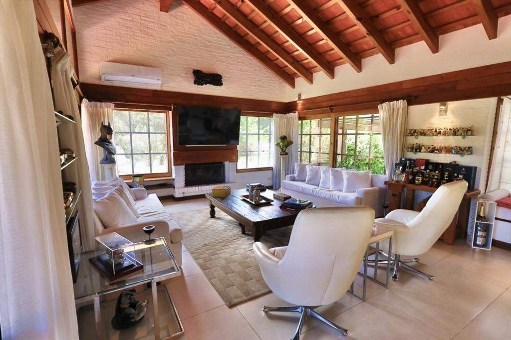 VENTA CASA 7 DORMITORIOS + DEPENDENCIA DE Y CASA
