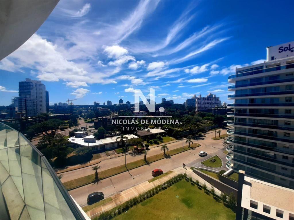 Alquiler Anual Apartamento Art Tower Punta del Este