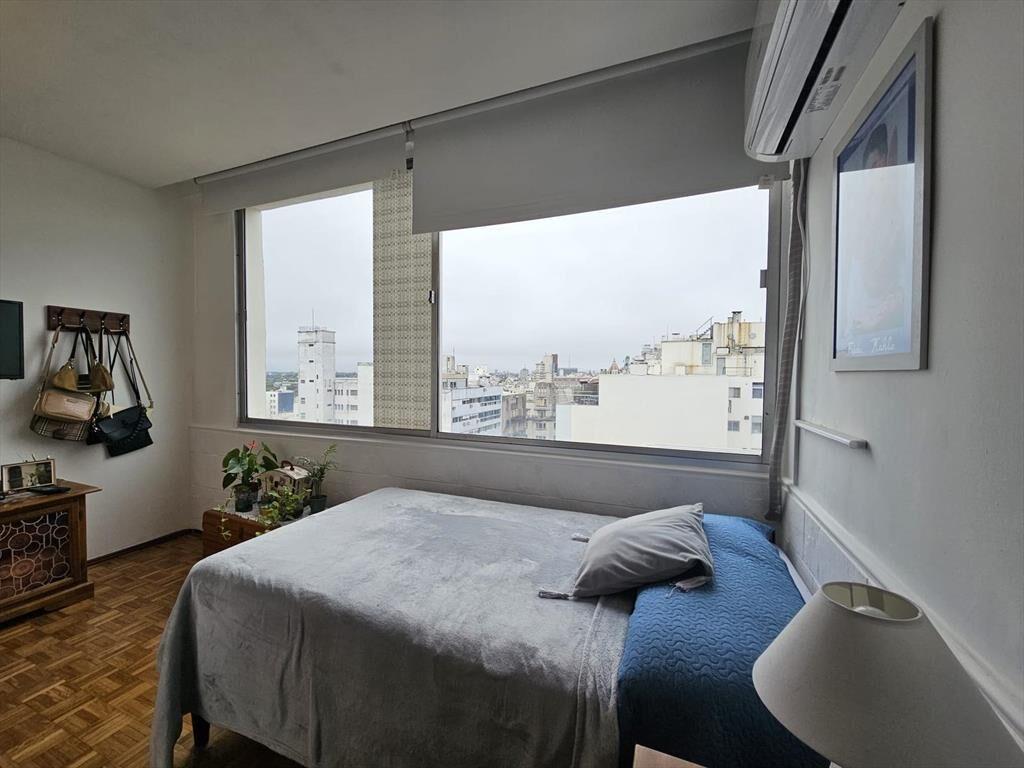 Venta de Monoambiente de 37 m². Centro (Gran ventanal haci