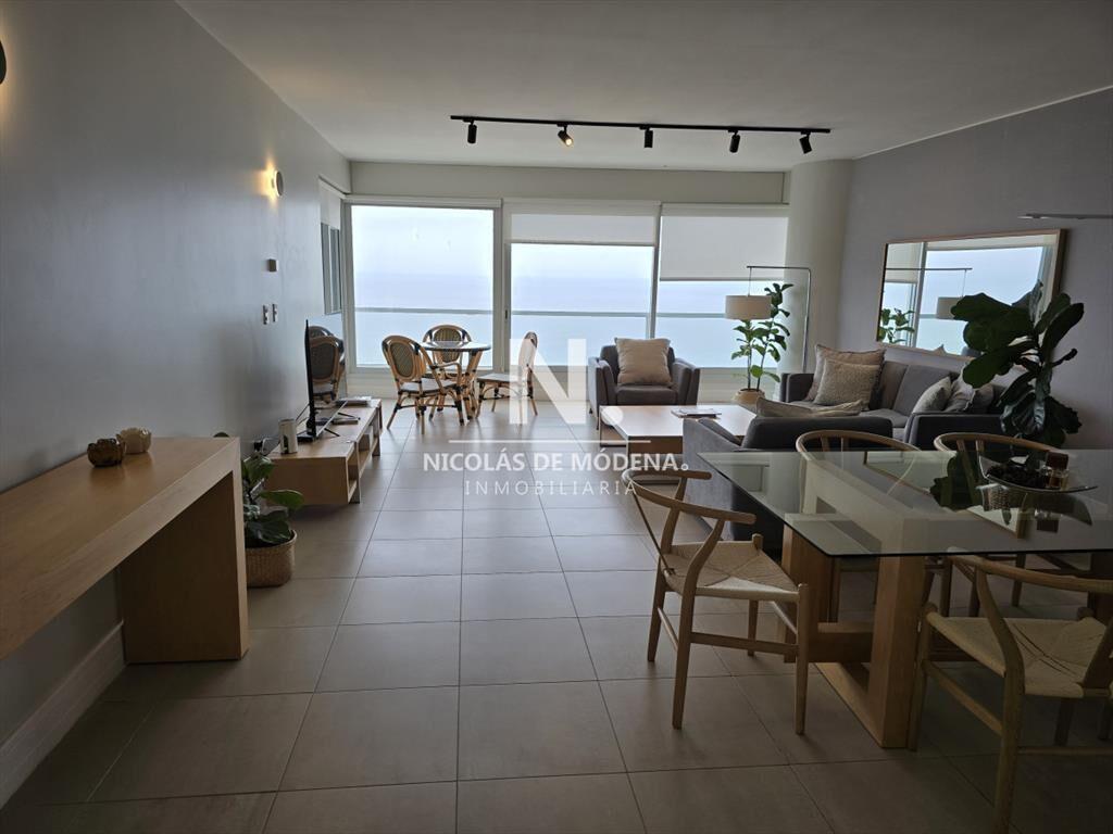 Premiun sobre playa brava.