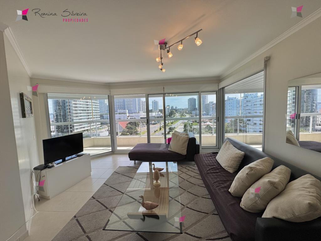 Exclusivo apartamento 3 Dormitorios mas serv ,