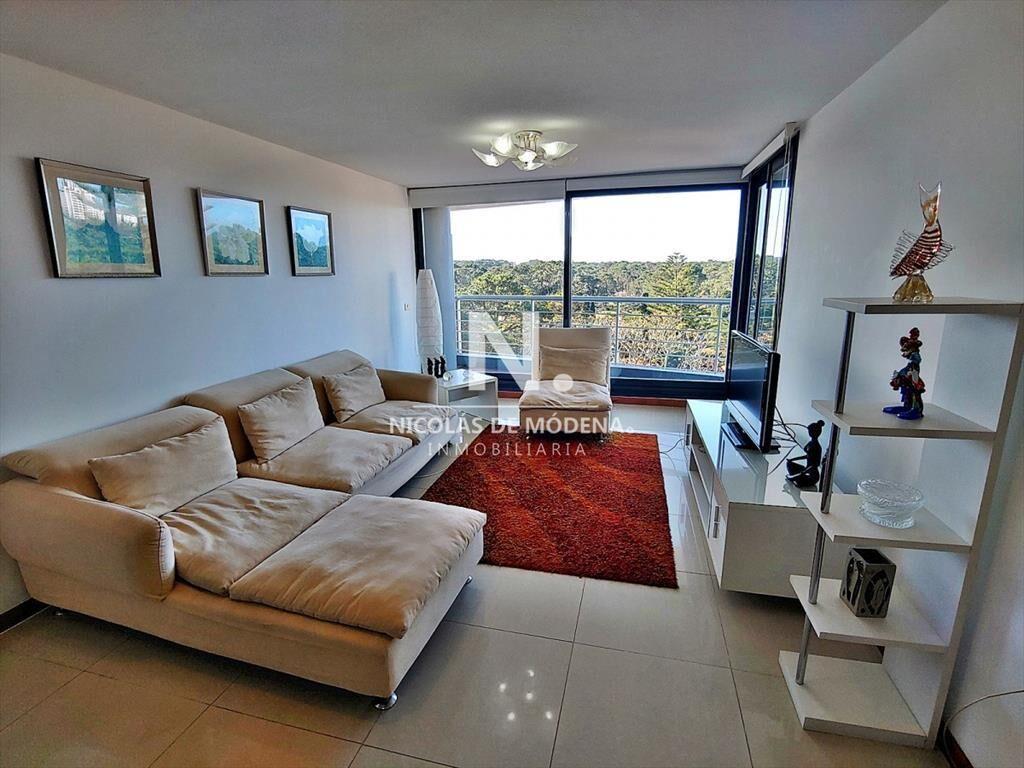 Apartamento en Torre de categoria.
