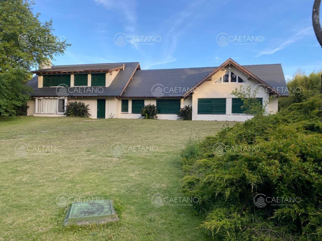Venta casa 5 dormitorios. Golf, Punta del Este.