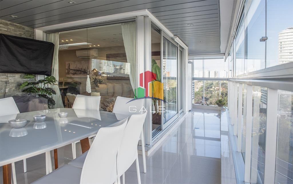 Vende apartamento de 2 dormitorios esquinero en