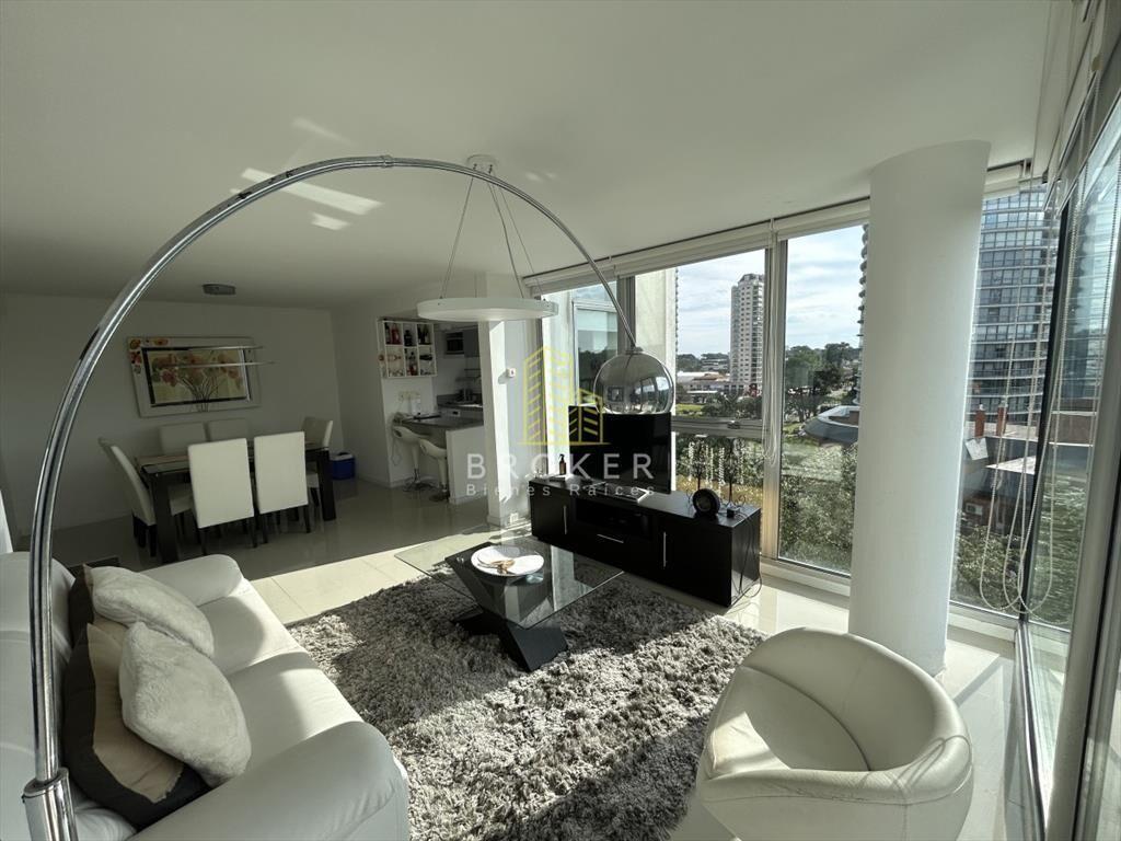 Venta de hermoso apartamento por roosevelt de dos