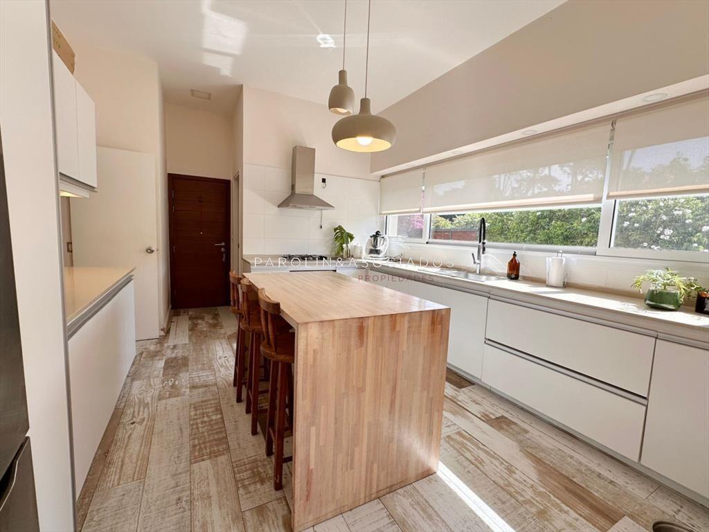 Casa En Venta de 4 Dormitorios En Jardines De Cordoba, Punt