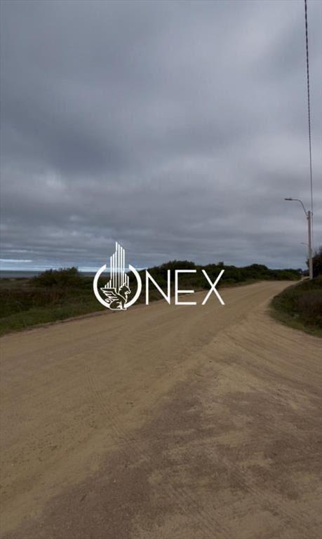 Venta terreno en Balneario Argentino. Primera de