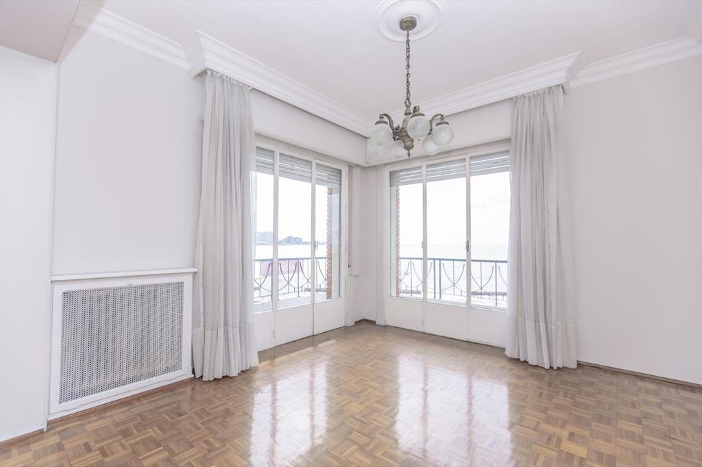 Excelente apartamento en Rambla y Juan Ma.Pérez