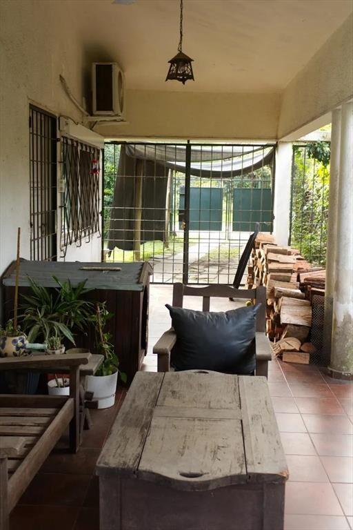 Venta Casa 4 dormitorios con amplio terreno cercana a la pl