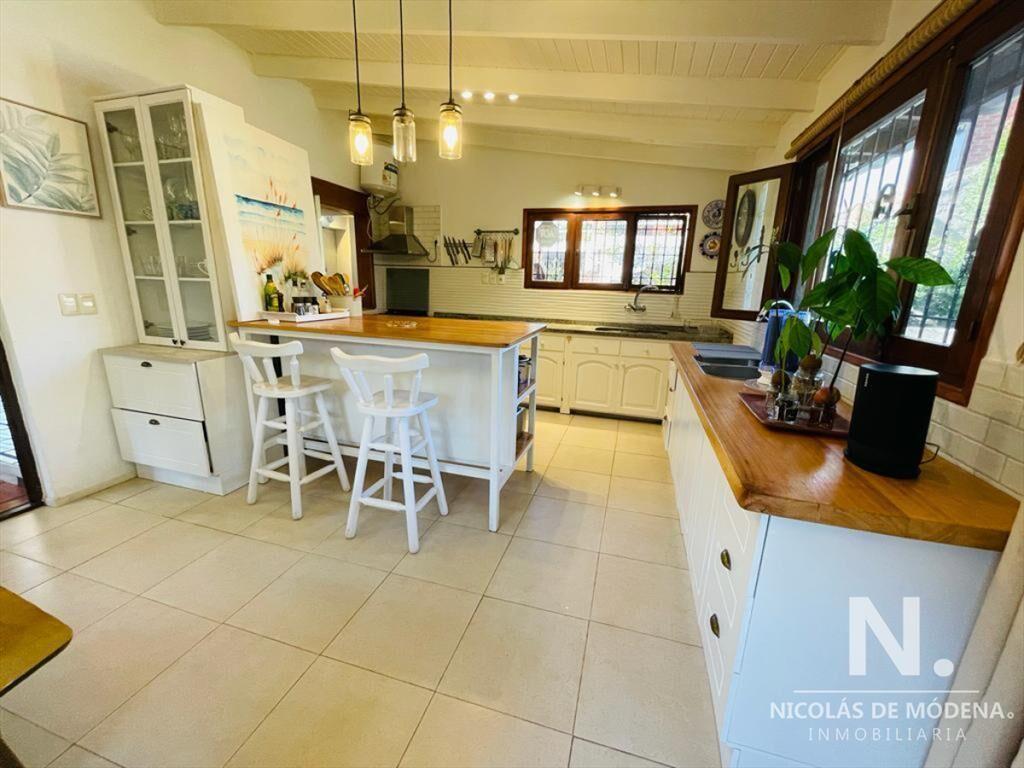 Casa En Venta De 3 Dormitorios Con loft, Ubicada En Mansa,