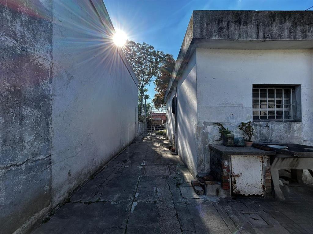 Venta de Terreno con 2 Casas en Pérez Castellanos