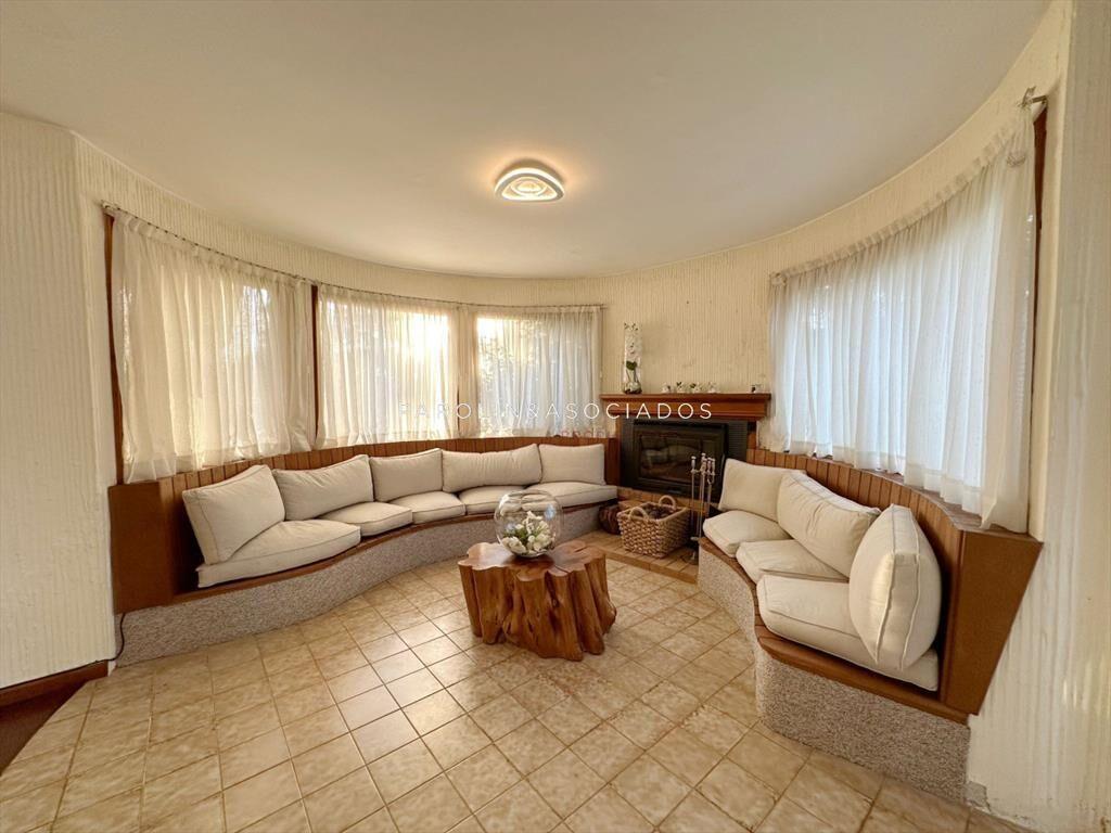 Excelente casa en venta de 5 dormitorios en Punta