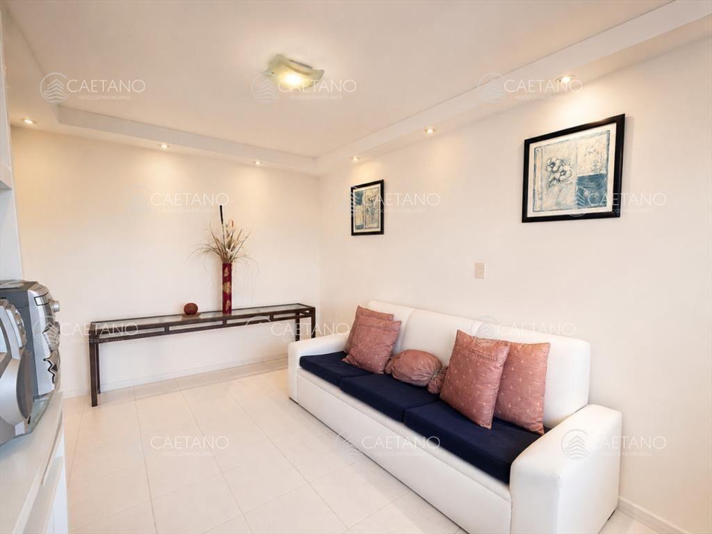 Venta apartamento 3 dormitorios mas servicio, -