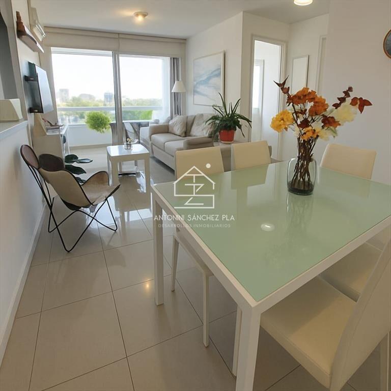 Apartamento en venta de dos dormitorios en Avda