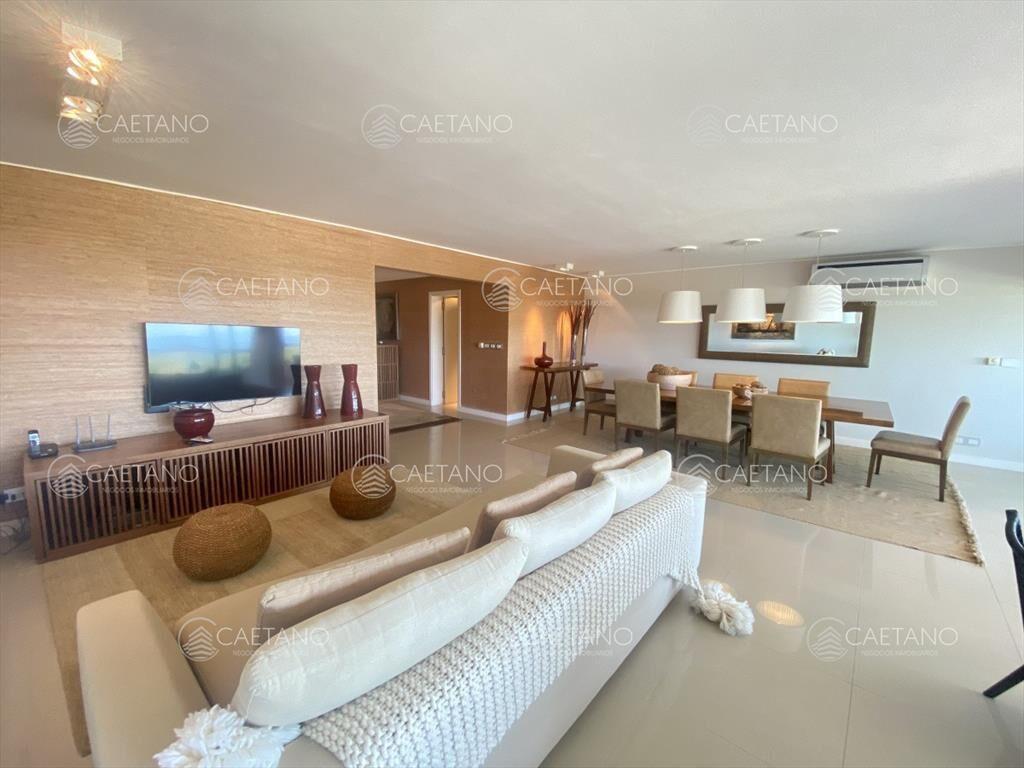 Venta apartamento frente al mar 3 dormitorios