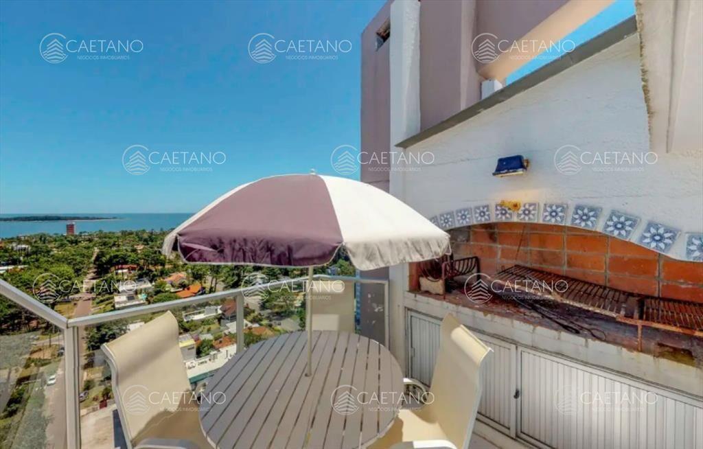 Penthouse en venta Playa Mansa - Tres Dormitorios