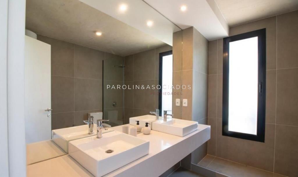Casa de 4 dormitorios en venta en Pueblo Mio, del