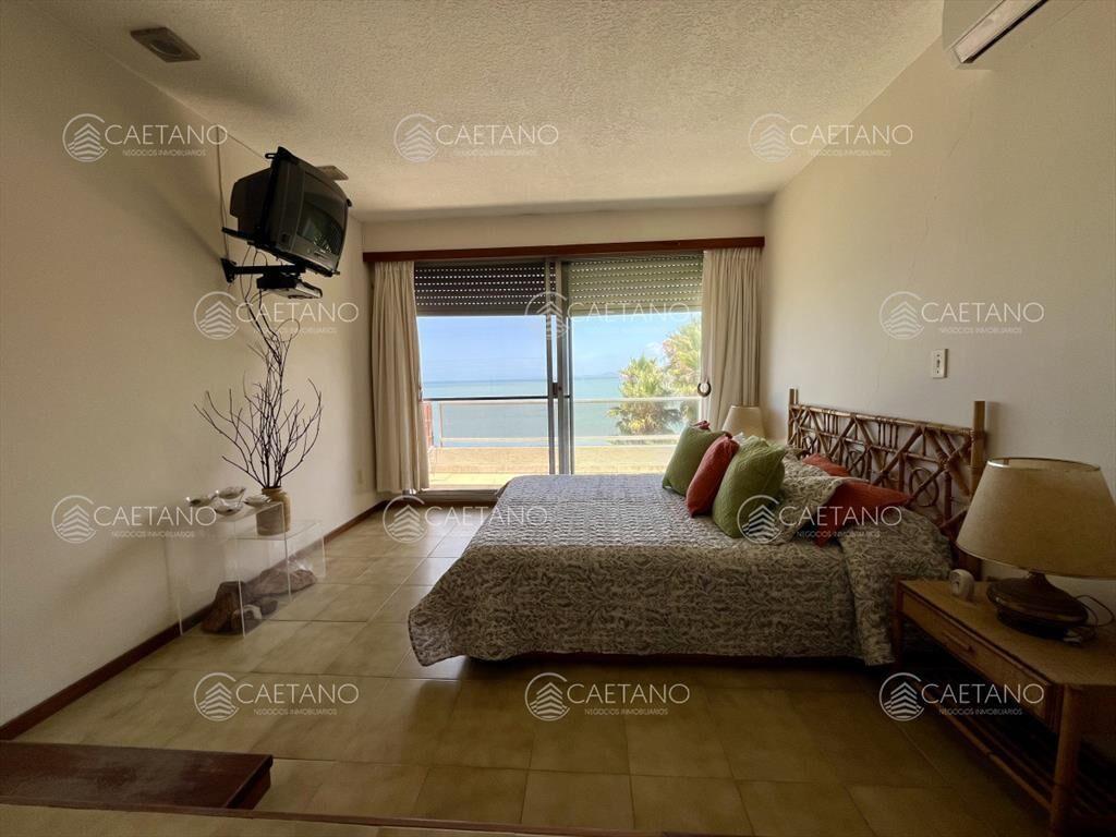 Apartamento en venta 3 dormitorios y dependencia