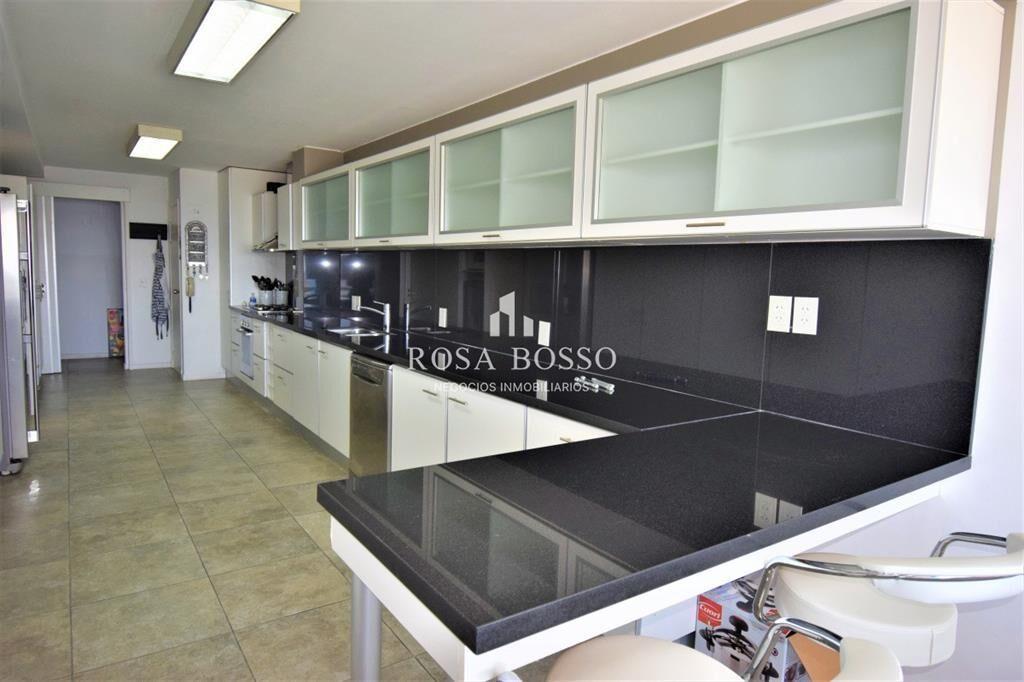 APARTAMENTO SOBRE PLAYA BRAVA