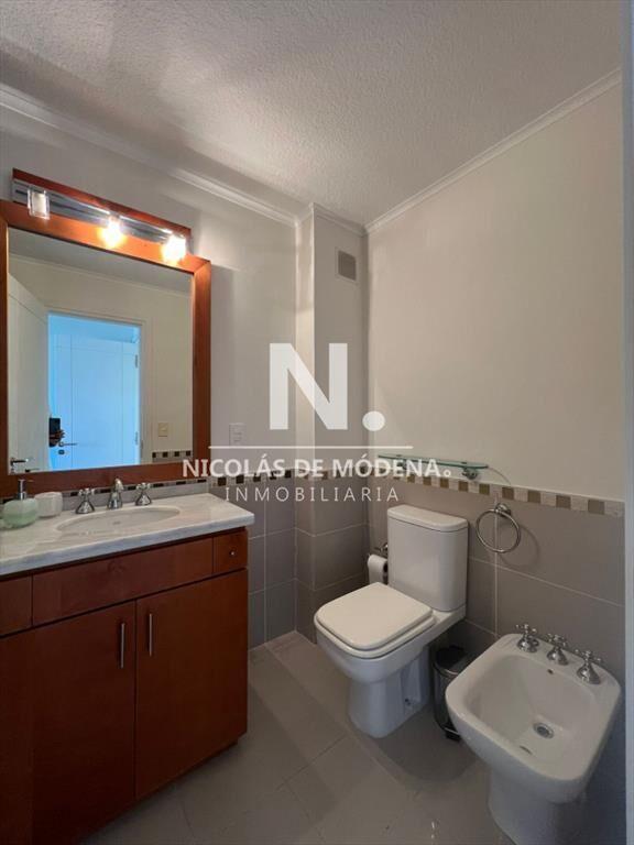 Vende apartamento de 3 dormitorios en Roosevelt.