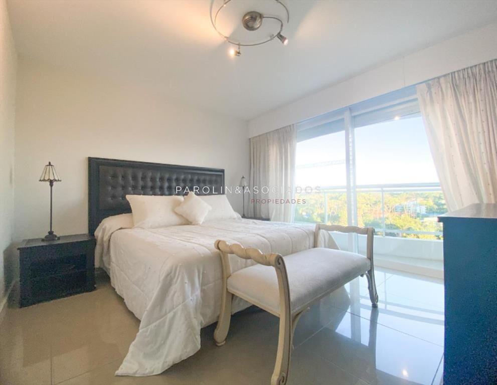 Apartamento en venta de 4 dormitorios mas de en