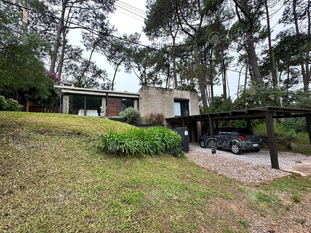 Vende casa muy linda en Pinares , Punta del Este