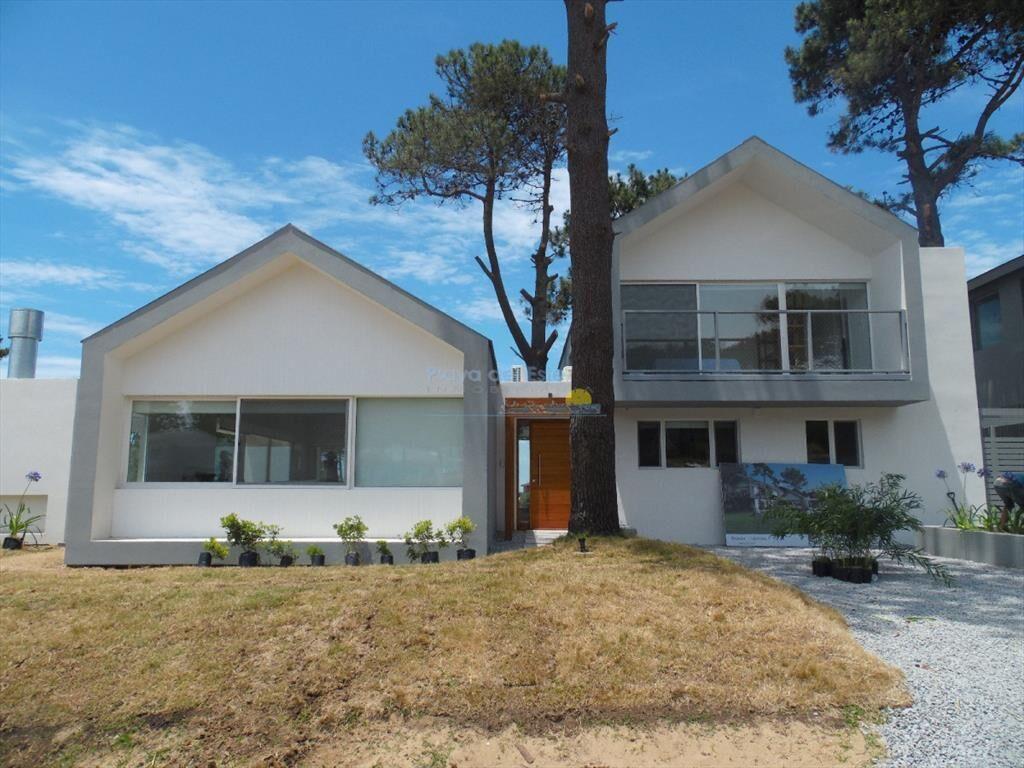 Excelente Casa de 5 Dormitorios en Barrio Privado