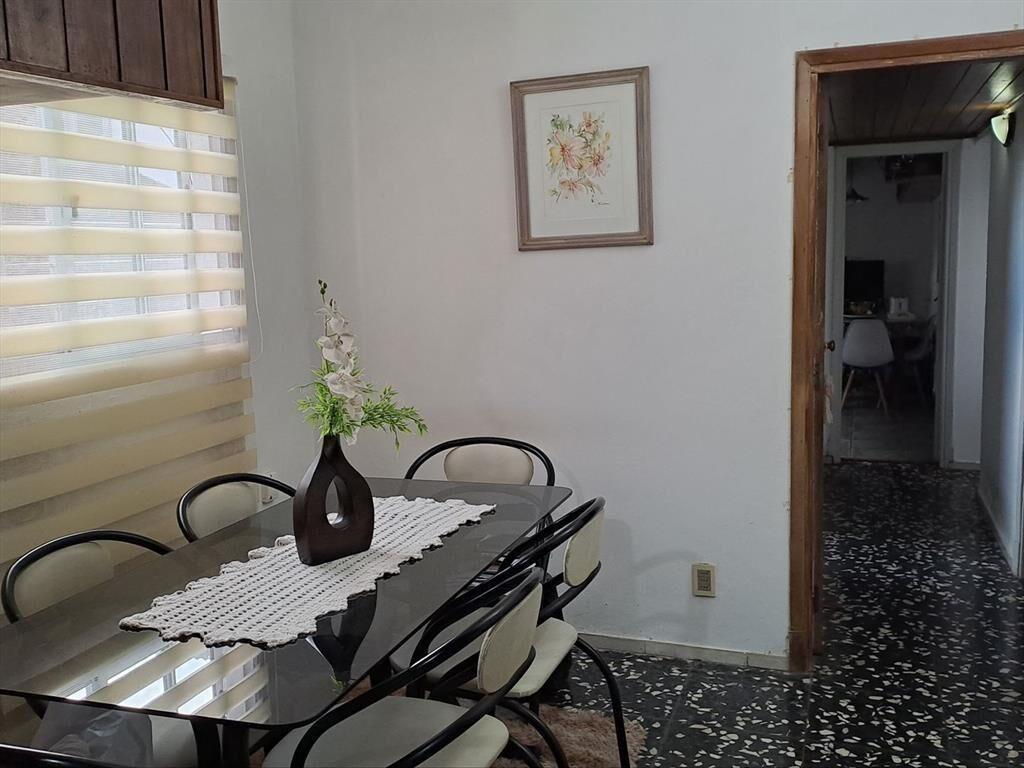 venta casa Malvín  2 dormitorios fondo,estar