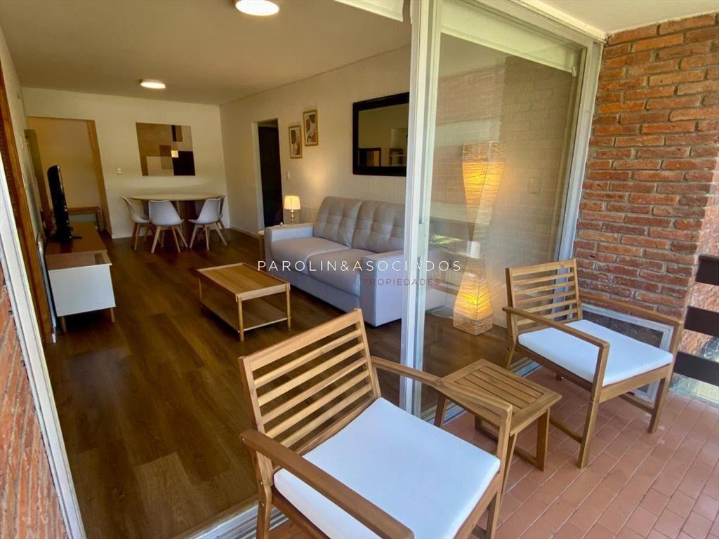 Apartamento reciclado en venta en complejo Punta