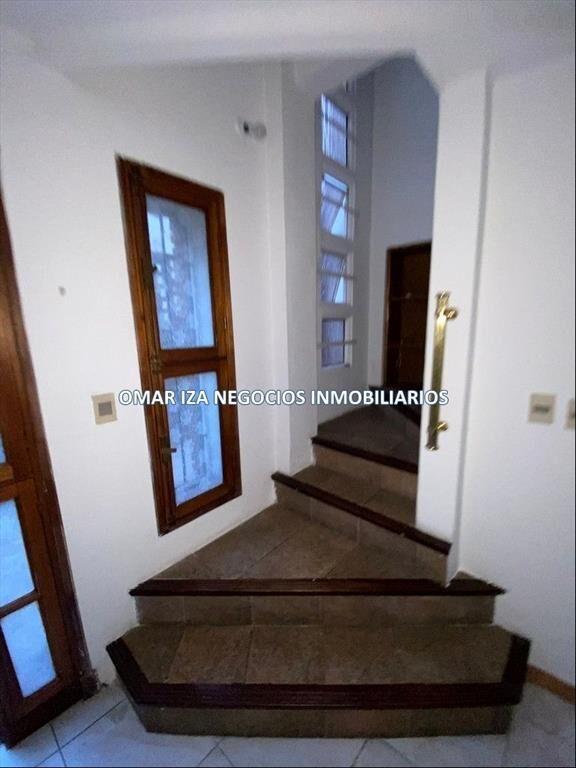 VENTA CASA LA COMERCIAL, 3 DORMITORIOS, JARDIN, 2 BAÑOS, PA