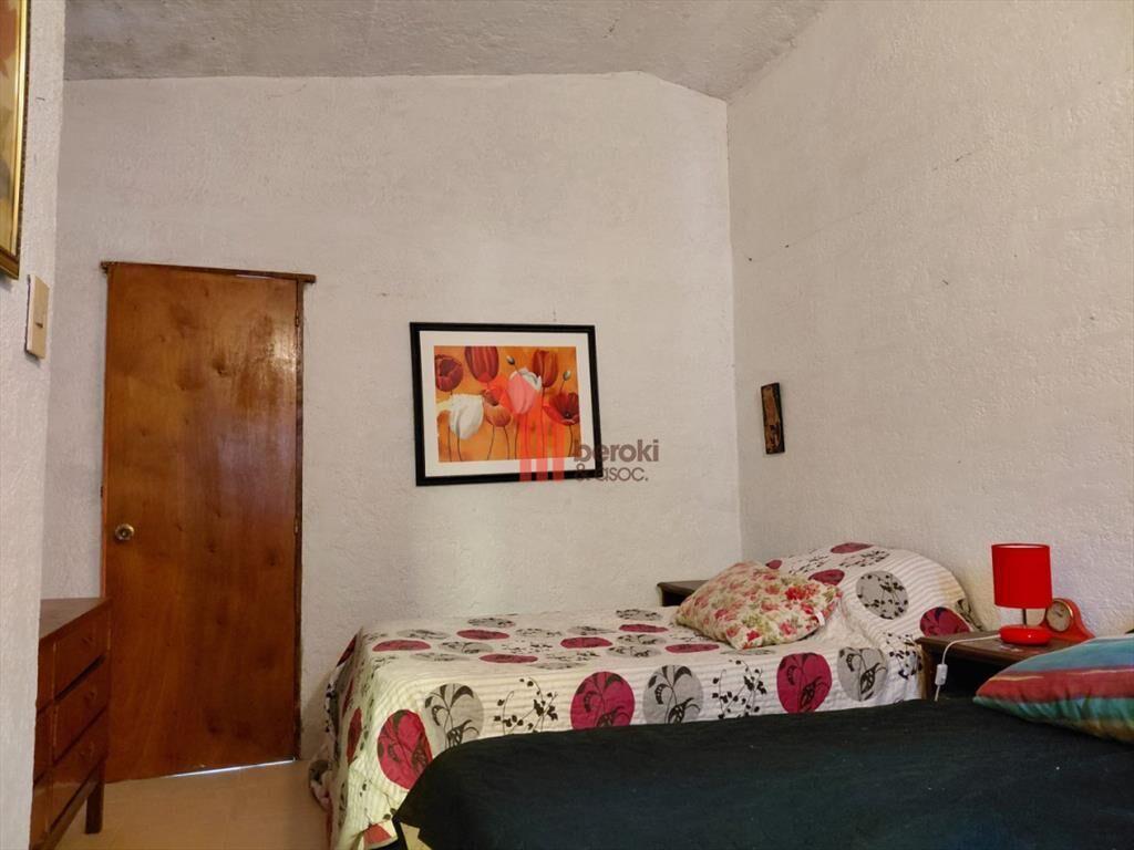 Venta Casa 4 dormitorios, 2 baños, Santa Ana,
