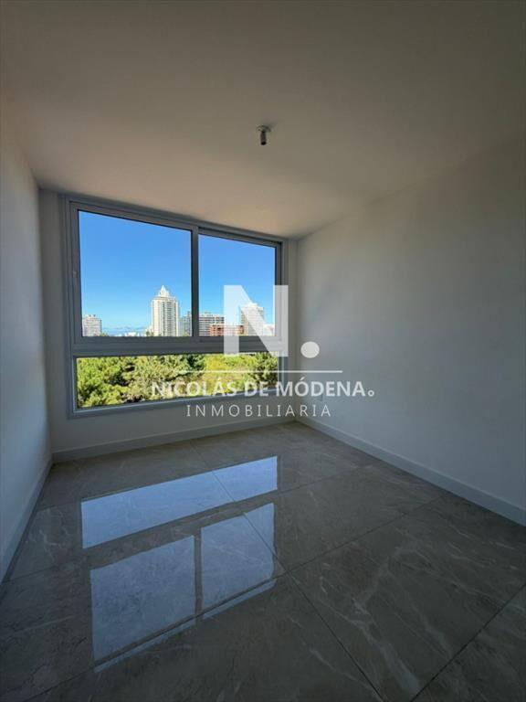 Vende apartamento en Brava, Punta del Este de 2