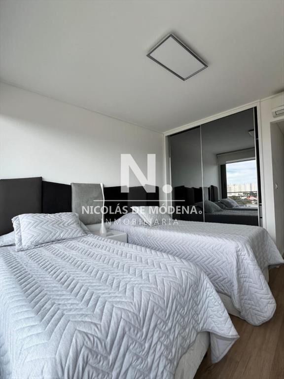 Vende apartamento de 2 Dormitorios en suite, en