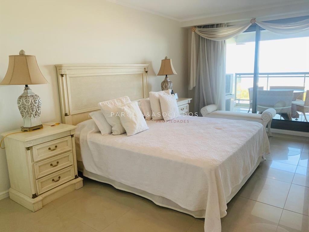 Apartamento en venta de 3 dormitorios en Torre